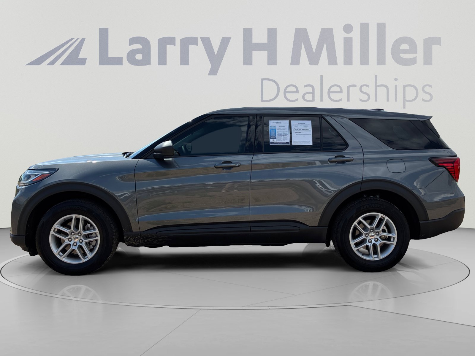 Certified 2026 Ford Explorer Active AWD/4WD image 2