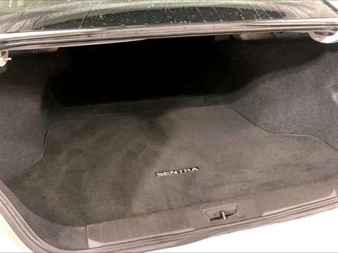 Used 2025 Nissan Sentra SV FWD image 4