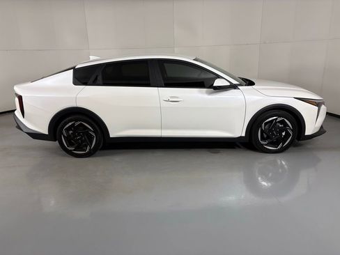 New 2026 Kia K4 EX image 9