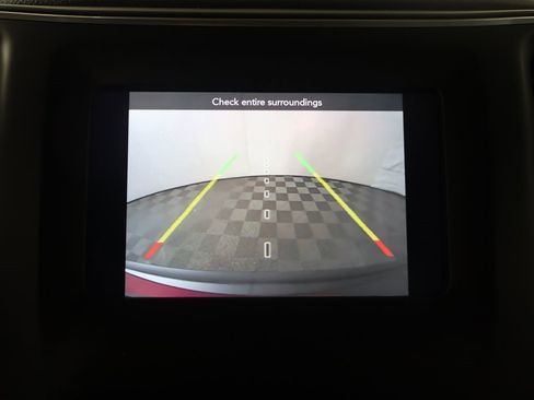 Used 2021 Jeep Cherokee Latitude Lux w/ Mopar Interior Package image 38