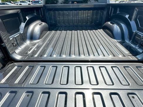 New 2026 RAM 1500 4x4 Crew Cab image 31
