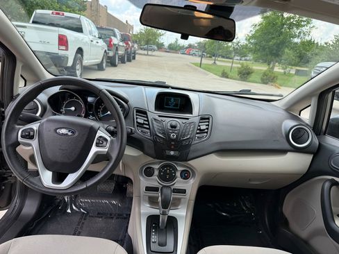 Used 2014 Ford Fiesta SE FWD image 10