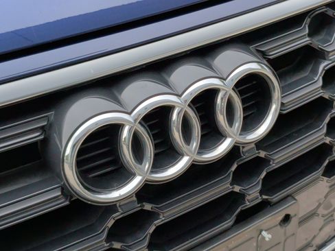 Used 2022 Audi Q5 2.0T Premium image 13