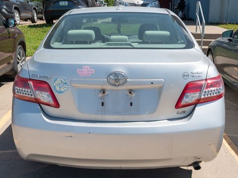 Used 2011 Toyota Camry LE w/ LE Extra-Value Pkg FWD image 6