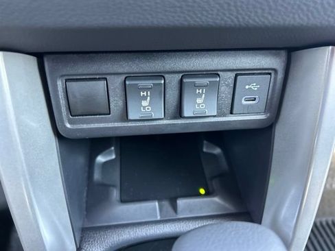Used 2025 Toyota Corolla Cross XLE w/ Convenience Package FWD image 20