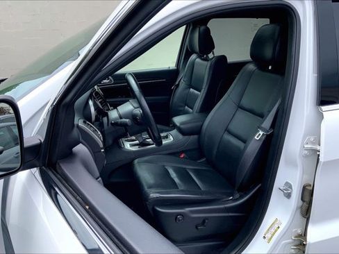 Used 2020 Jeep Grand Cherokee Limited AWD/4WD image 24