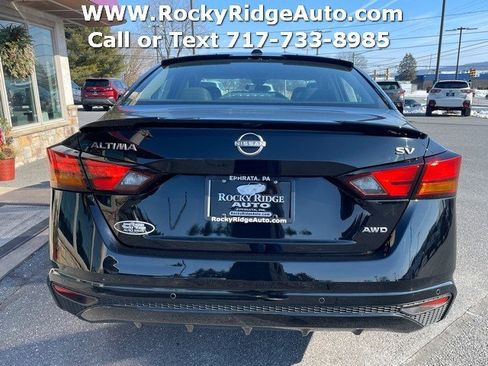 Used 2024 Nissan Altima 2.5 SV image 6