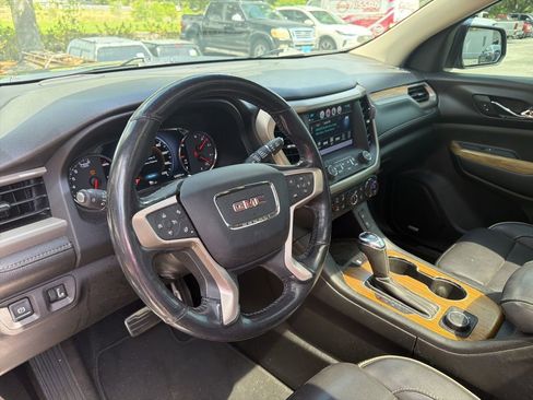 Used 2017 GMC Acadia Denali w/ Technology Package AWD/4WD image 9