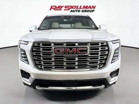 Used 2025 GMC Yukon Denali w/ Sun & Power Step Package AWD/4WD image 2