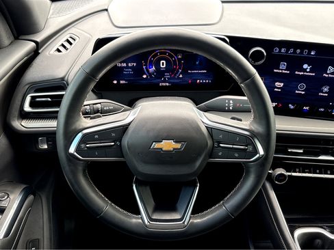 Used 2024 Chevrolet Traverse LS image 10