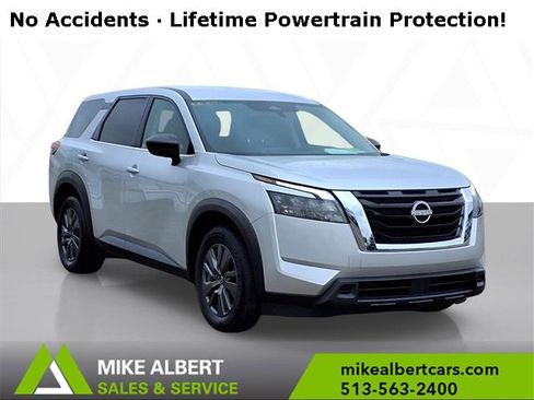 Used 2024 Nissan Pathfinder S image 1