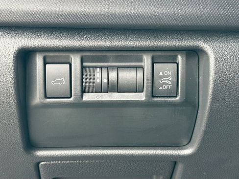 Used 2025 Subaru Forester Premium w/ Convenience Package #1 AWD/4WD image 10