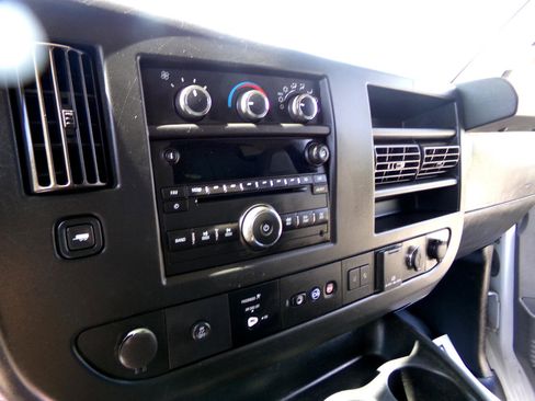 Used 2019 Chevrolet Express 3500 Extended w/ Driver Convenience Package image 20