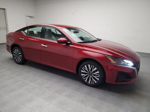 Used 2023 Nissan Altima 2.5 SV image 11