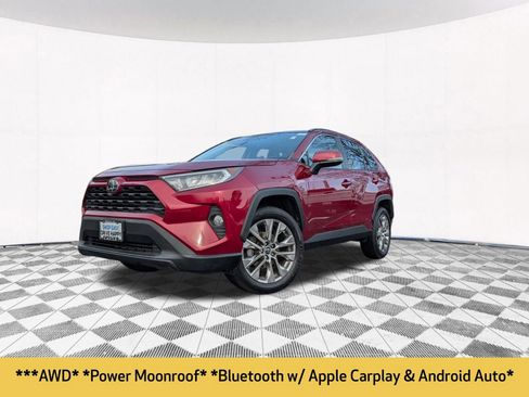 Used 2020 Toyota RAV4 XLE Premium image 2