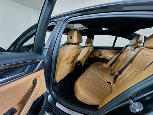 Used 2019 BMW 530i xDrive image 17