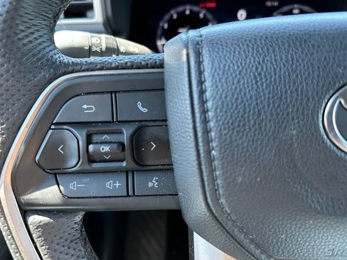 Used 2025 Toyota Tacoma TRD Off-Road AWD/4WD image 27