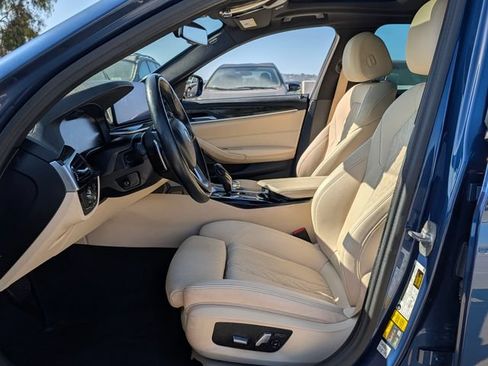 Used 2023 BMW 530e w/ Premium Package RWD image 10