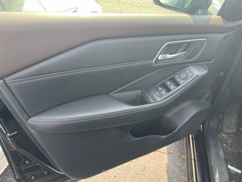 Used 2021 Nissan Rogue SV AWD/4WD image 6