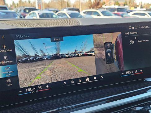 Used 2026 BMW X5 xDrive50e w/ M Sport Package image 28