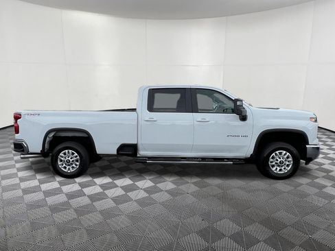 Used 2025 Chevrolet Silverado 2500 LT w/ Convenience Package AWD/4WD image 7