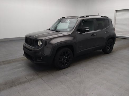 Used 2018 Jeep Renegade Altitude FWD image 2