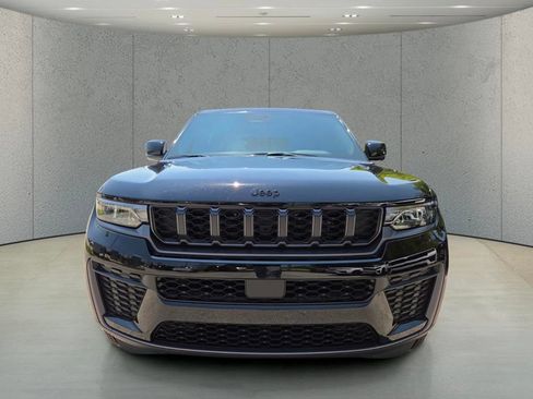 New 2026 Jeep Grand Cherokee Altitude AWD/4WD image 2