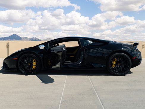 Used 2024 Lamborghini Huracan Tecnica image 14