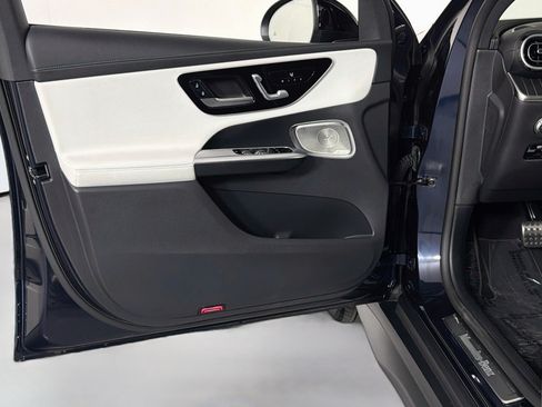 Used 2023 Mercedes-Benz GLC 300 4MATIC image 20