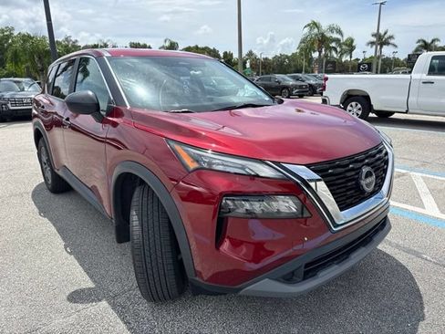 Used 2023 Nissan Rogue S FWD image 2