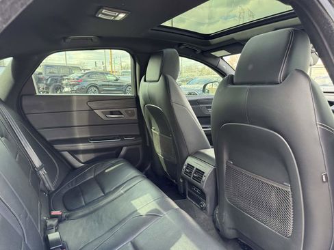 Used 2016 Jaguar XF S image 37