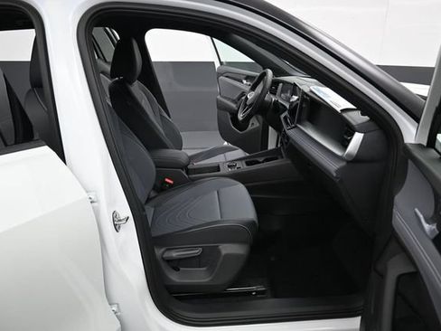 New 2026 Volkswagen Tiguan SE R-Line AWD/4WD image 14