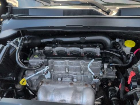 Used 2018 Jeep Compass Latitude w/ Cold Weather Group AWD/4WD image 42