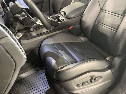 Certified 2023 Porsche Cayenne AWD/4WD image 5