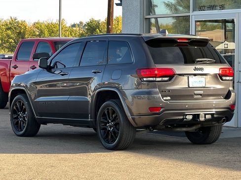 Used 2021 Jeep Grand Cherokee Laredo X image 6