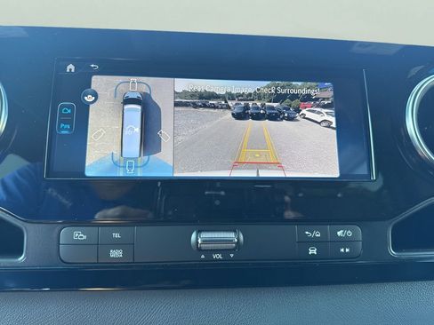 Used 2025 Mercedes-Benz Sprinter 2500 image 18