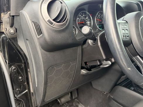 Used 2016 Jeep Wrangler Unlimited Sport w/ Quick Order Package 24S AWD/4WD image 19