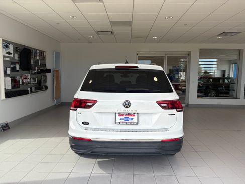 Used 2022 Volkswagen Tiguan SE AWD/4WD image 8