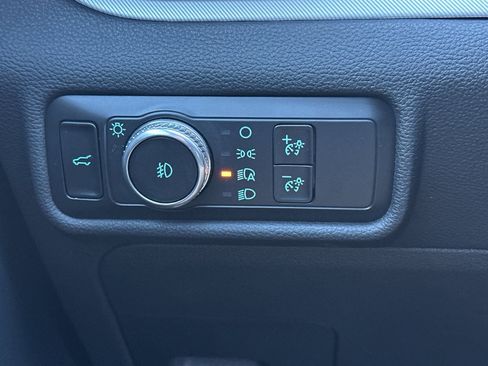 Used 2020 Ford Explorer XLT w/ Equipment Group 202A image 33