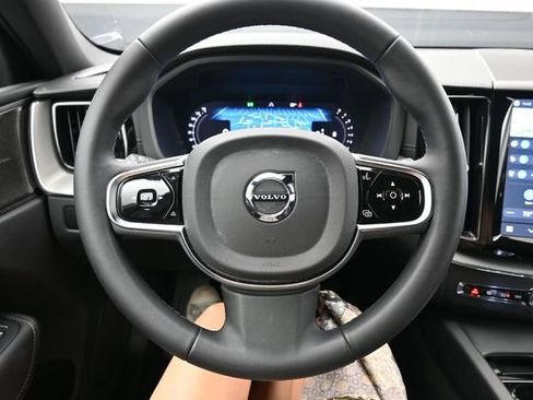 Used 2024 Volvo XC60 B5 Ultimate w/ Protection Package Premier AWD/4WD image 25
