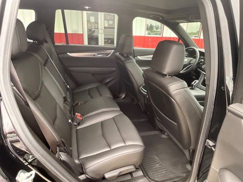 Used 2024 Cadillac XT6 Luxury w/ LPO, Floor Liner Package AWD/4WD image 9