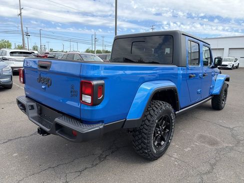 Used 2021 Jeep Gladiator Sport AWD/4WD image 5