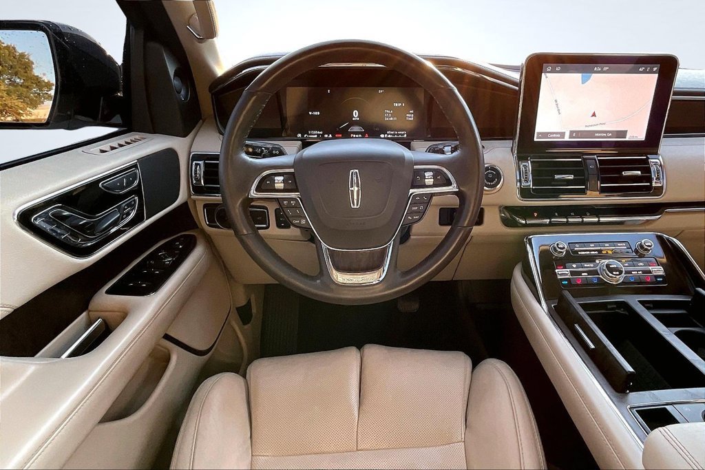 Used 2020 Lincoln Navigator Reserve AWD/4WD image 10