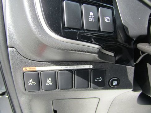 Used 2022 Mitsubishi Outlander SEL image 12