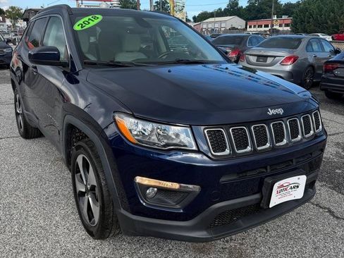 Used 2018 Jeep Compass Latitude w/ Popular Equipment Group AWD/4WD image 4