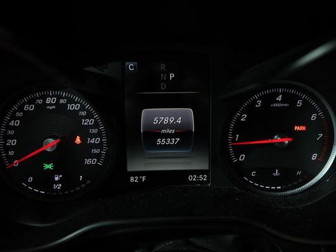 Used 2018 Mercedes-Benz GLC 300 4MATIC image 17