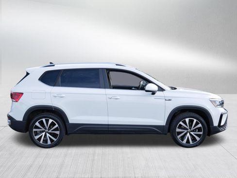 Used 2022 Volkswagen Taos SE AWD/4WD image 8