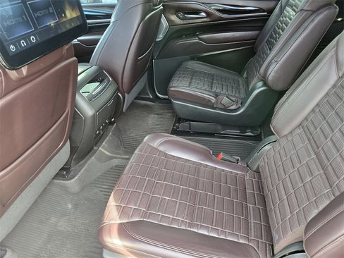 Used 2023 Cadillac Escalade ESV Sport Platinum image 18