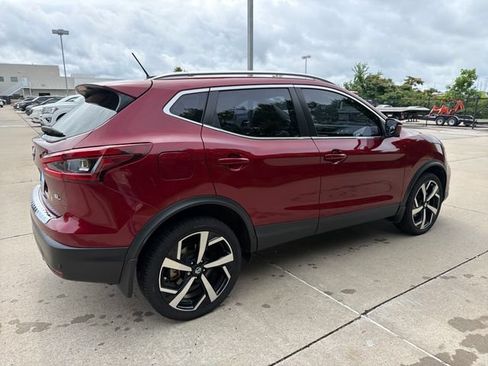 Used 2021 Nissan Rogue Sport SL w/ Premium Package FWD image 5