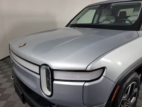 Used 2023 Rivian R1T Adventure image 35